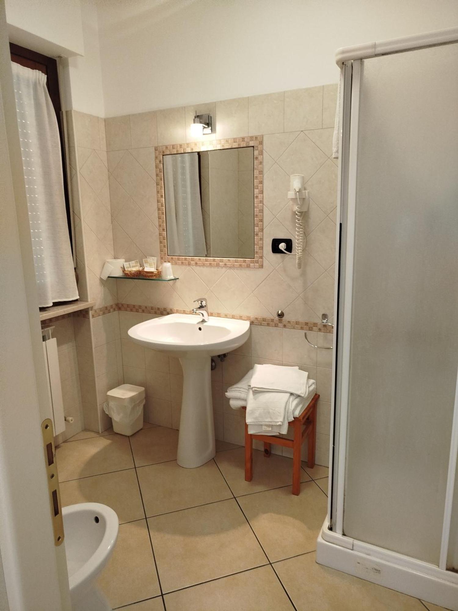 Albergo Le 2 Rose 산세베리노마르케 외부 사진